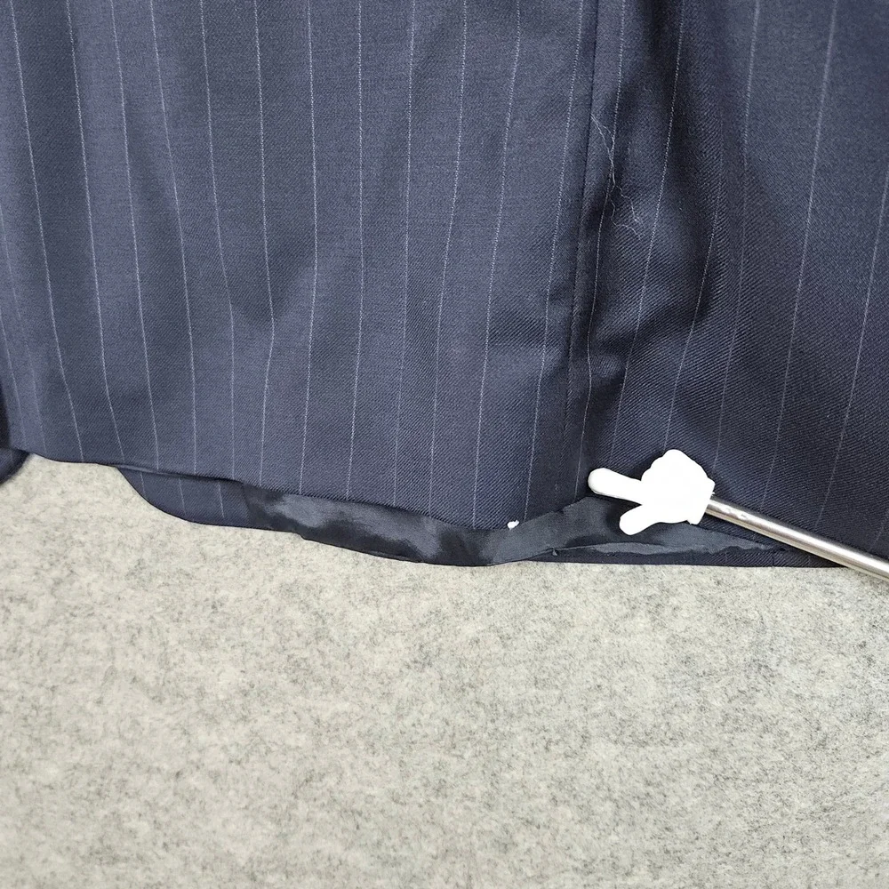 Chaps Ralph Lauren Men's Navy Blue Pinstripe Wool/Cashmere Blazer Size 44R FLAWS